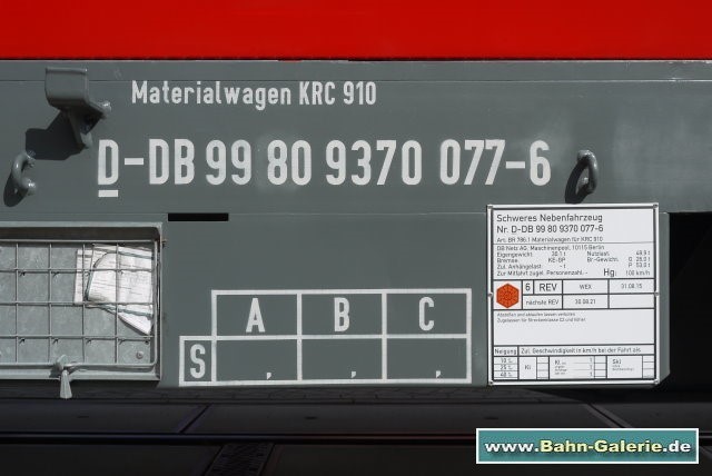 Kranwagen KIROV KRC 910 mit DBAG-Kranzug Kranwagen KIROV KRC 910 mit DBAG-Kranzug - Bahn-Galerie.de