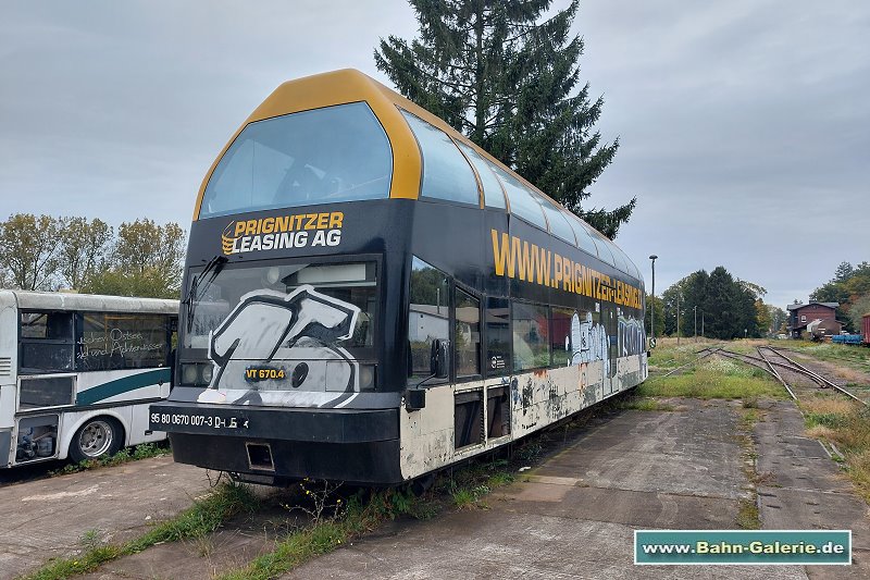 670 007 am 08.10.2024 abgestellt in Putlitz Baureihe 670 - DoSto-VT - Bahn-Galerie.de