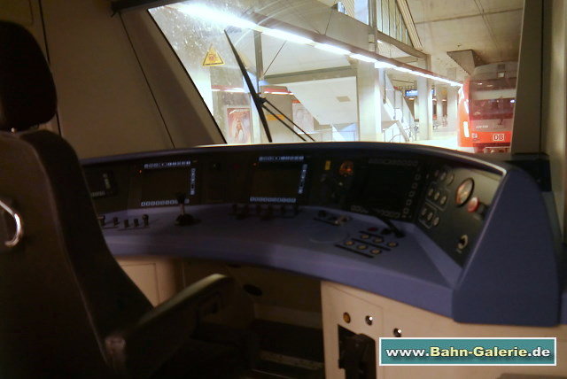 Führerstand der Baureihe 430 - S-Bahn Triebwagen - Bahn-Galerie.de Führerstand der Baureihe 430 - S-Bahn Triebwagen - Bahn-Galerie.de