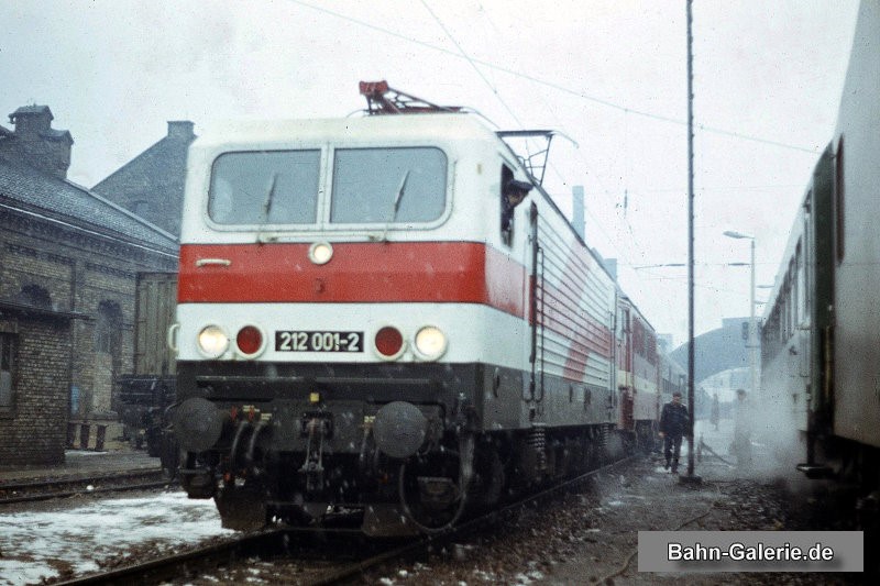 E-Lok 212 001 am 06.02.1983 in Halle/Saale Hbf E-Lok 212 001 am 06.02.1983 in Halle/Saale Hbf
