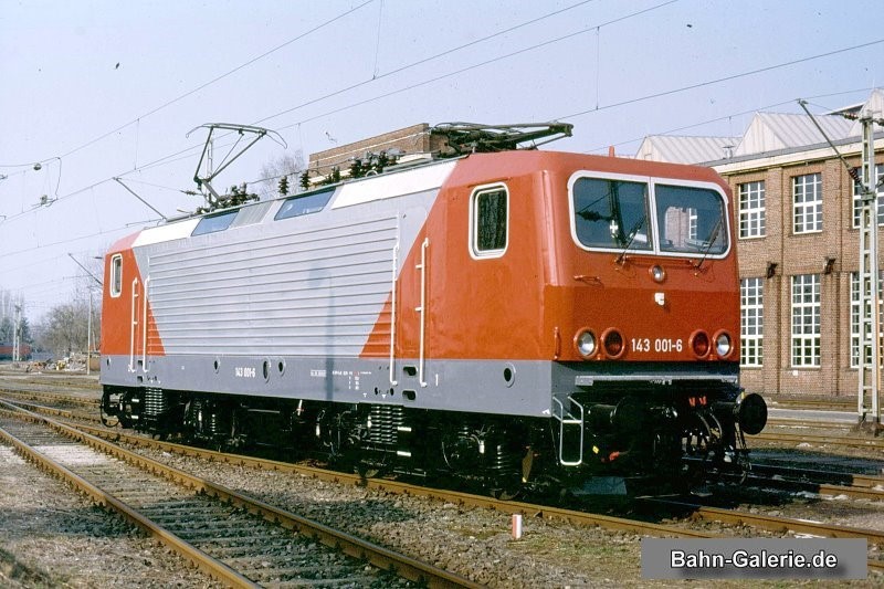 E-Lok 143 001 im April 2003 im Werk Dessau E-Lok 143 001 im April 2003 im Werk Dessau