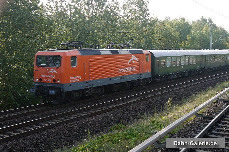 E-Lok 143 001 am 13.08.2011 bei Lehnitz E-Lok 143 001 am 13.08.2011 bei Lehnitz
