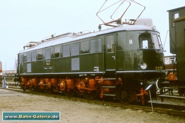 Baureihe E 18 - DR-Baureihe 218 - DB-Baureihe 118 DRG-Baureihe E 18 - Baureihe 118 - Bahn-Galerie.de