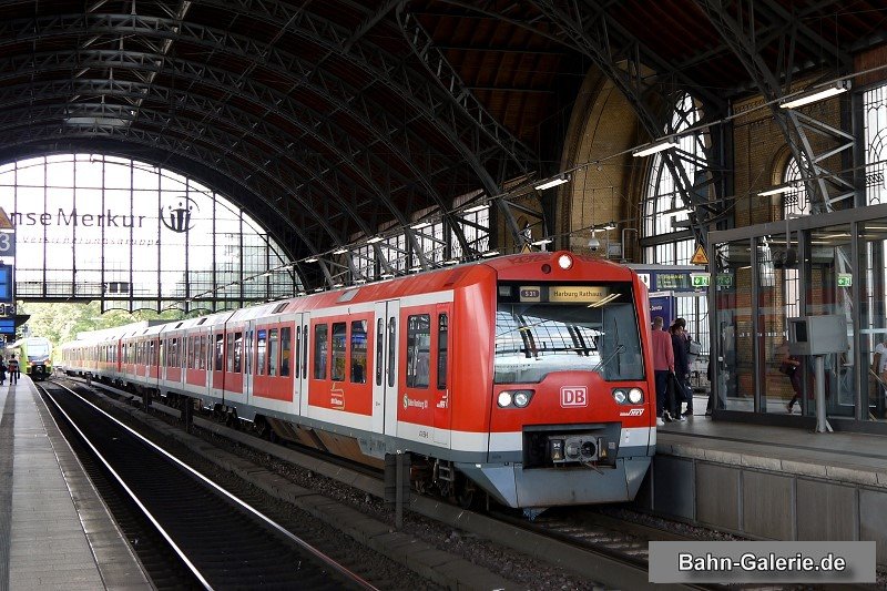 474 556 am 02.09.2017 in Hamburg-Dammtor - Foto: Olaf Hoell